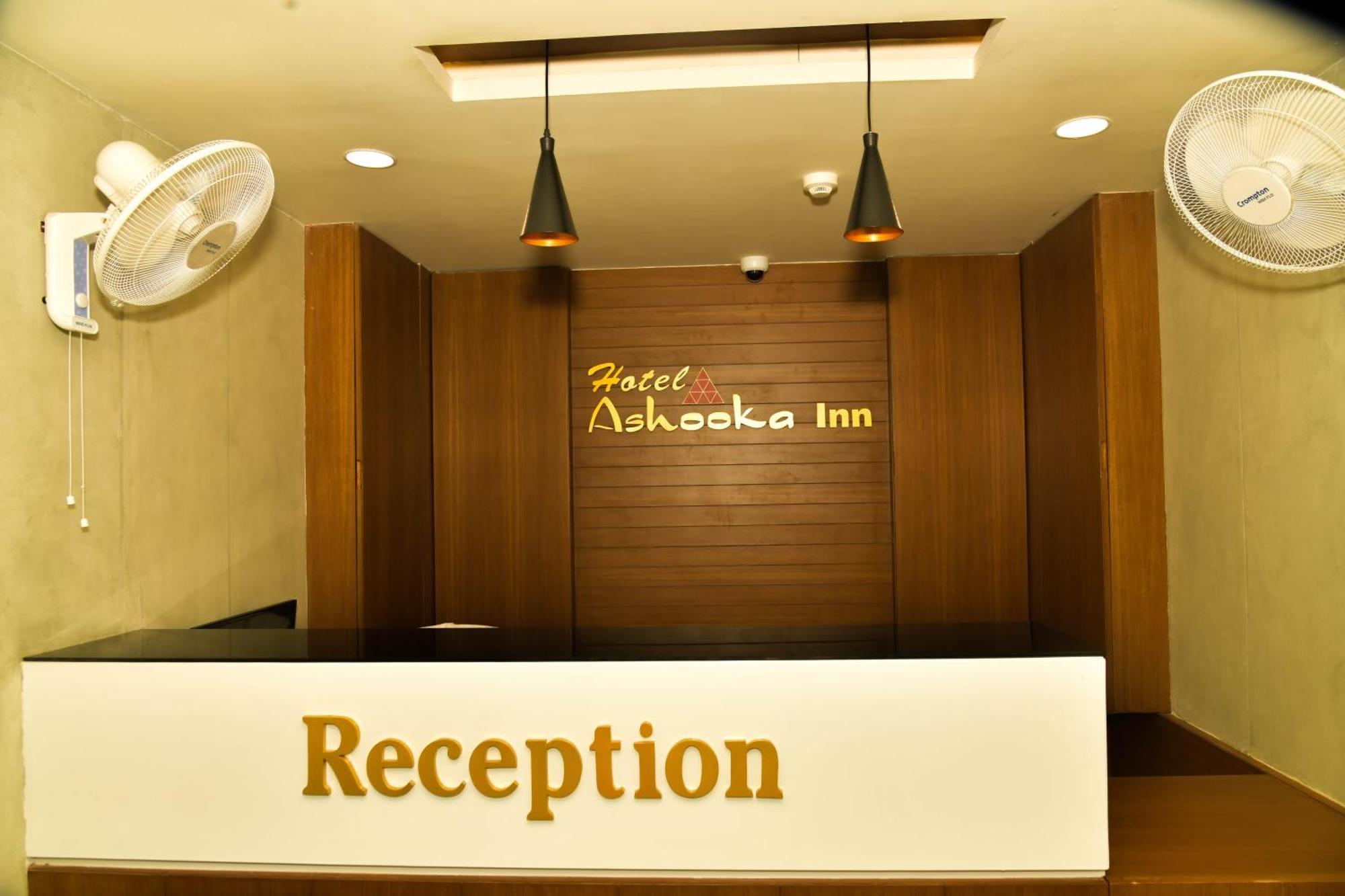 Hotel Ashooka Inn Гандинагар Экстерьер фото