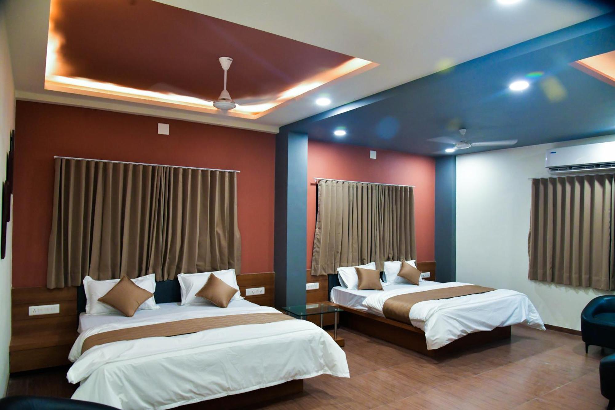 Hotel Ashooka Inn Гандинагар Экстерьер фото